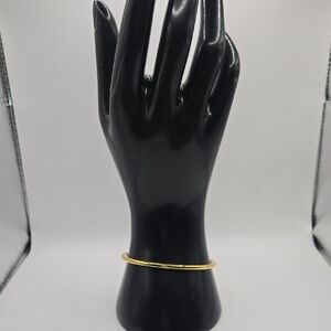 Sleek Gold Bracelet for Women